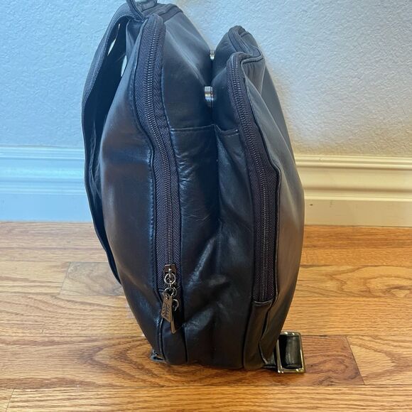 Wilson's Leather Pelle Studio Black Leather Medium Shoulder Backpack Butter Soft - Picture 3 of 15